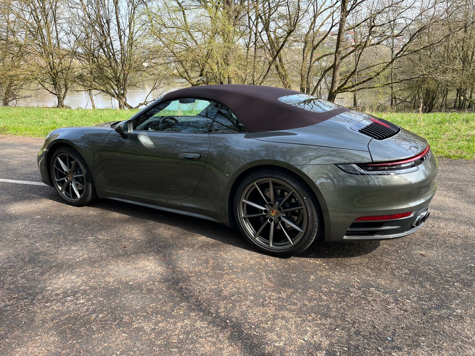 Porsche 911 Carrera Cabrio "Sport Chrono" Leder trüffel foto 5