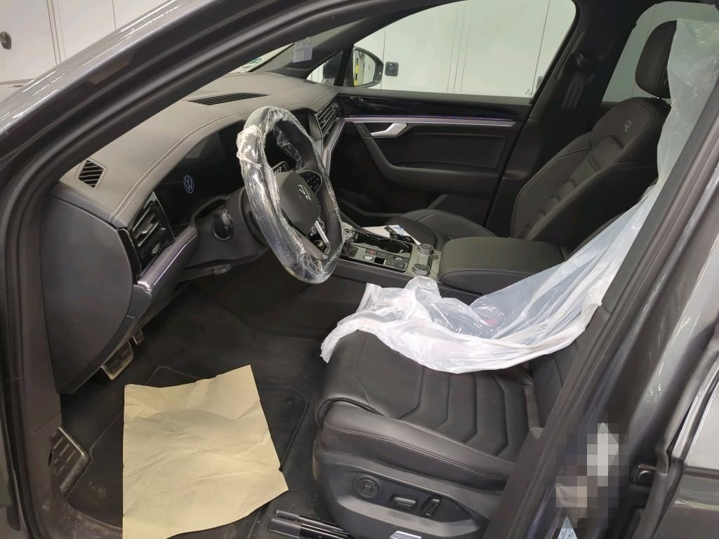 Volkswagen TOUAREG 3.0TDi R-LINE 4M BLACK ACC/PANO/AHK/360° foto 10