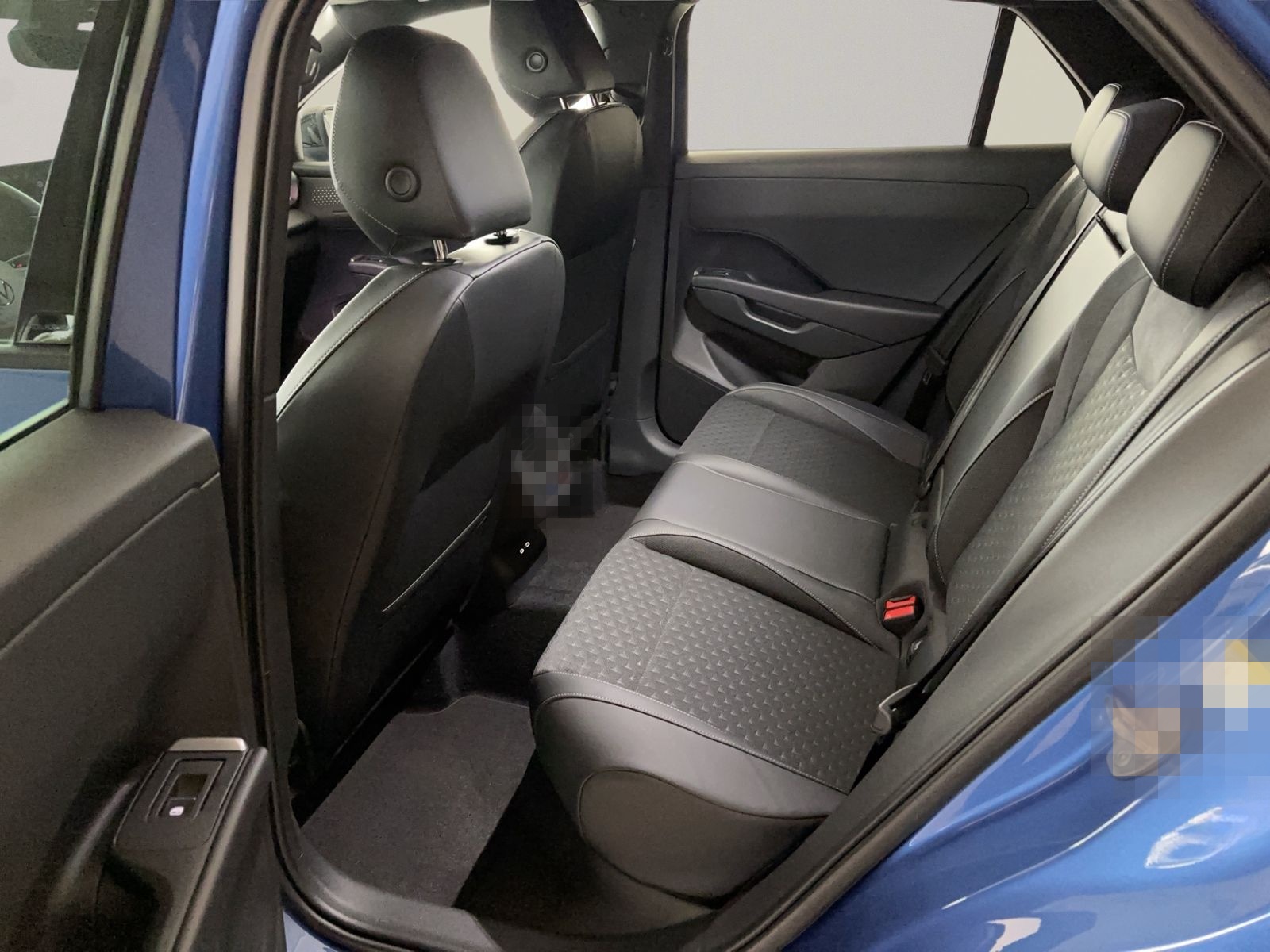 Volkswagen T-Roc 1.5 eTSI R-Line, Design Black, IQ Light, 2 foto 10