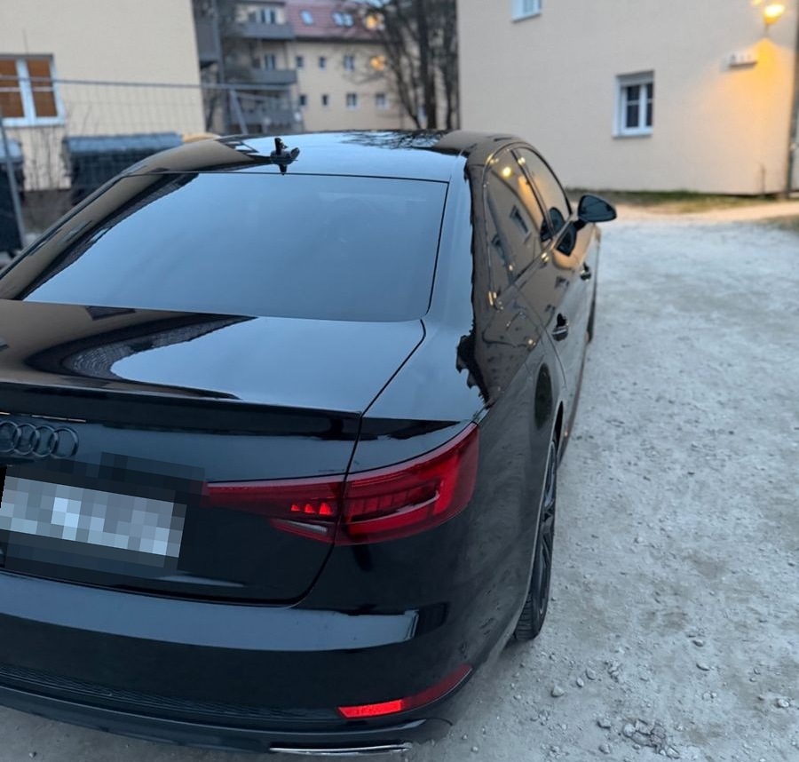 Audi A4 2.0 TDI 140kW S tronic design design foto 4