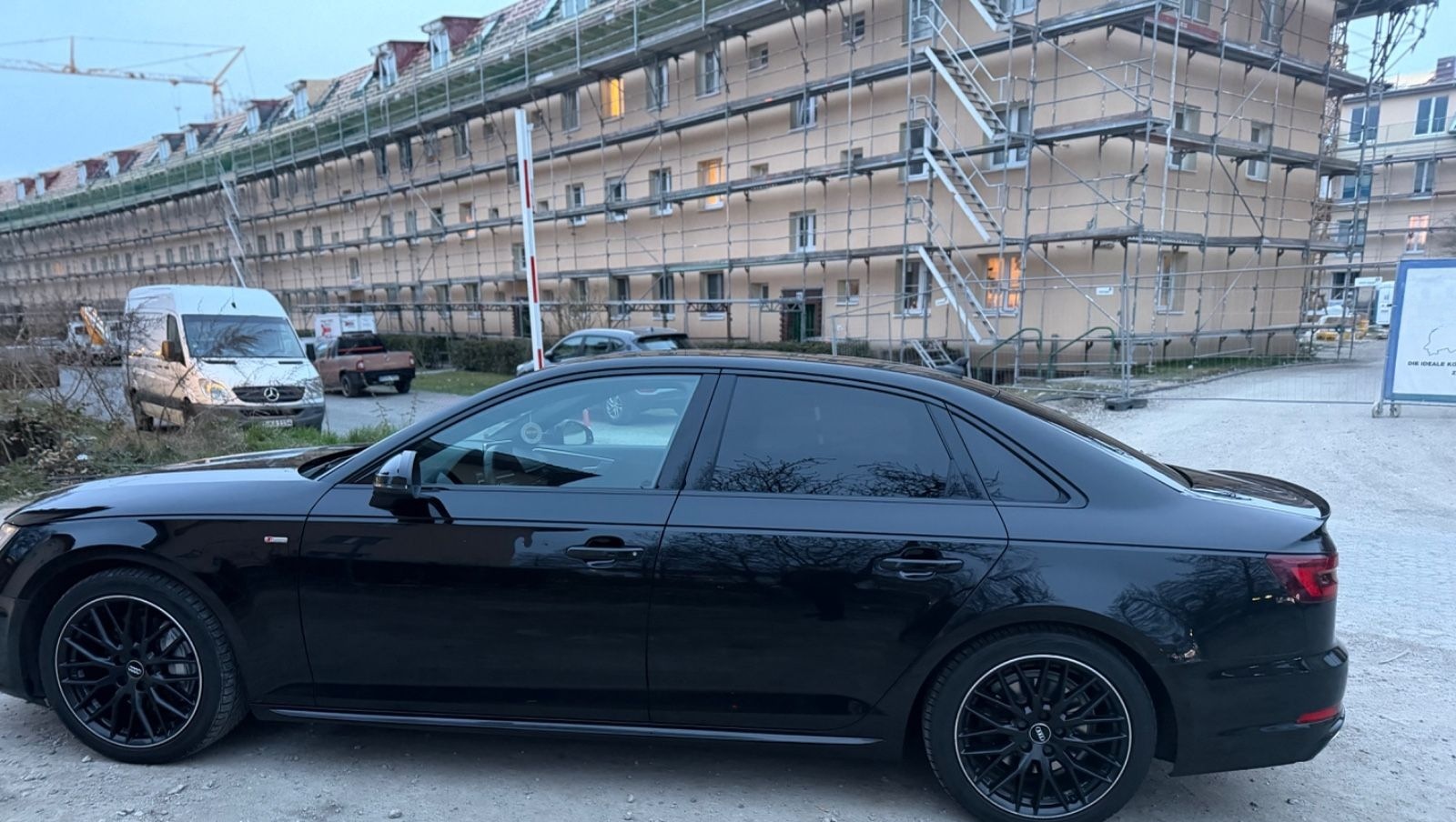 Audi A4 2.0 TDI 140kW S tronic design design foto 7