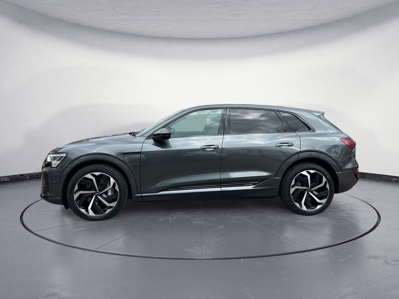 Audi Q8 e-tron 50 quattro S-line Matrix/AHK/ACC/Kamer foto 3