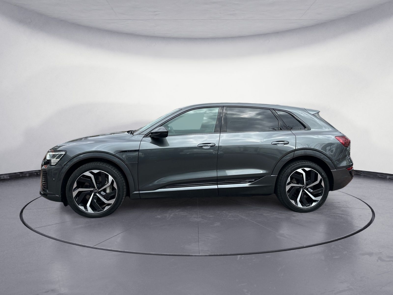 Audi Q8 e-tron 50 quattro S-line Matrix/AHK/ACC/Kamer foto 4