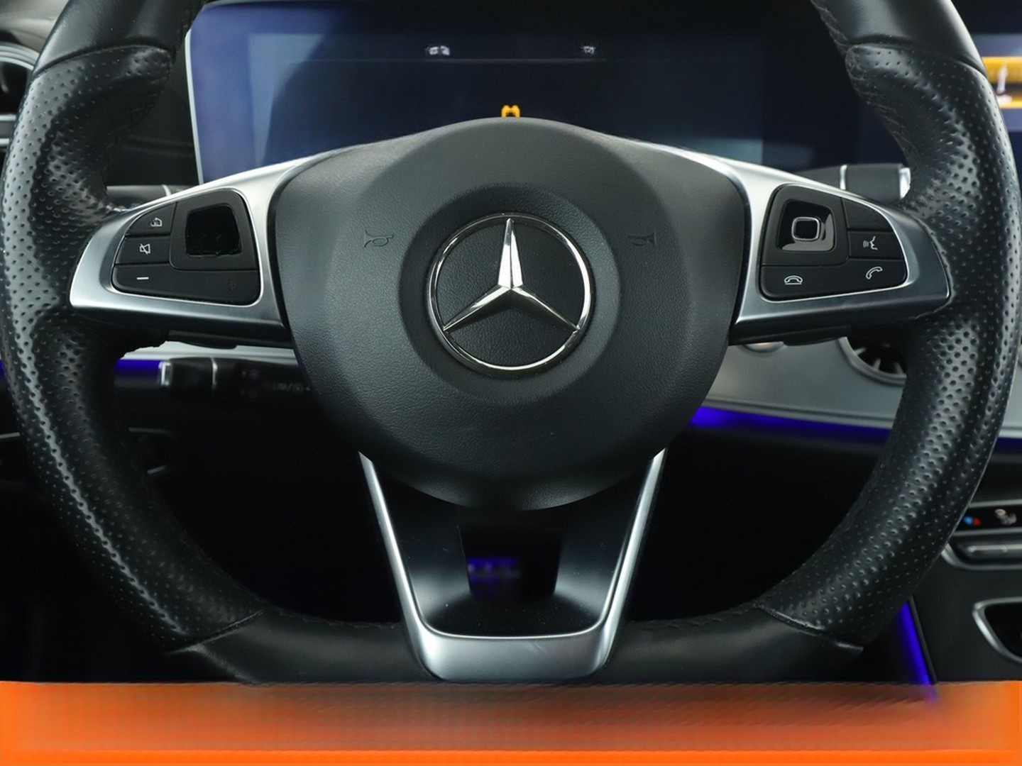 Mercedes-Benz E-Klasse E 200 AMG Line Aut.*NAVI*TEMPO*CAM*PDC* foto 19
