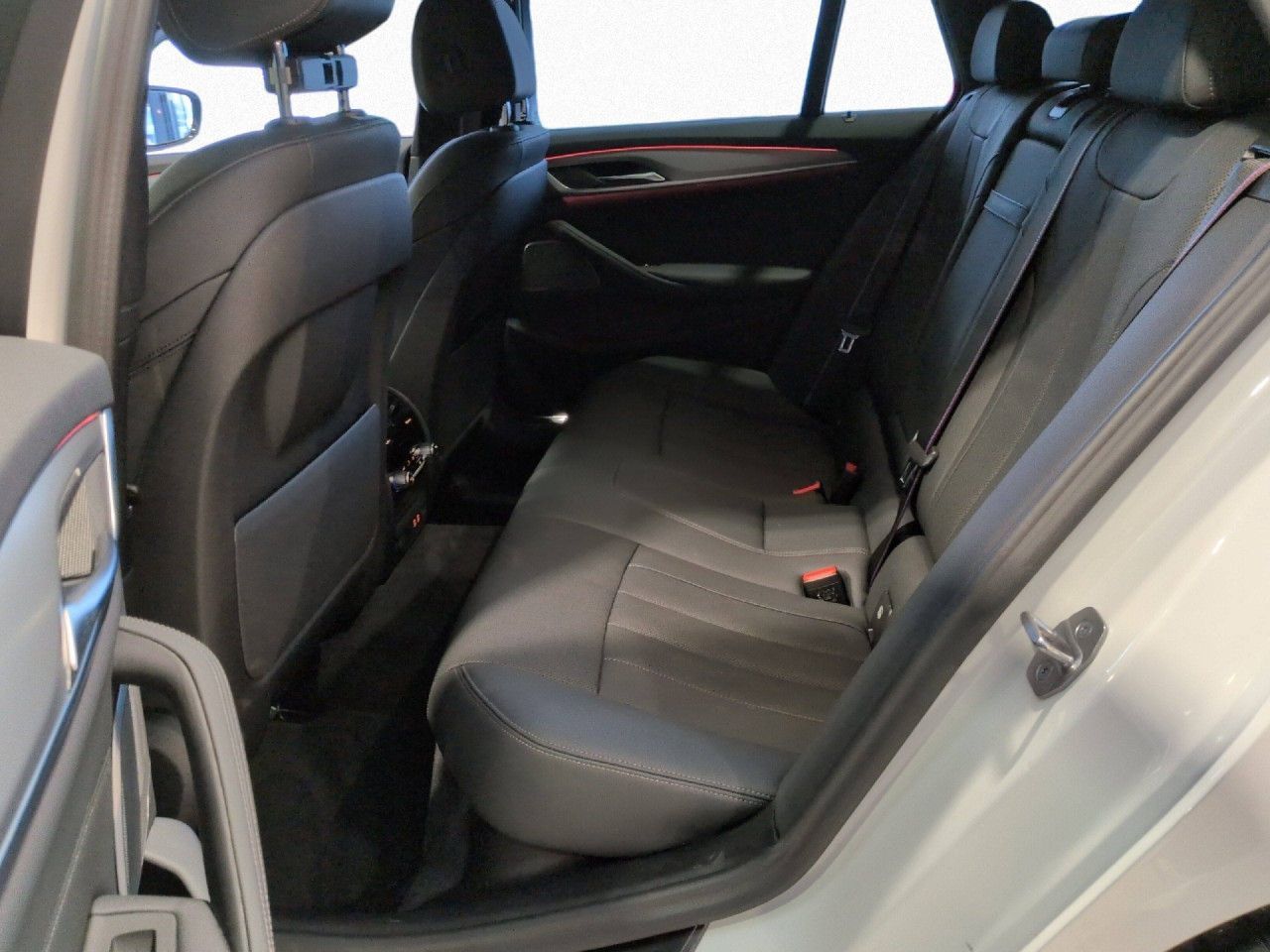 BMW 520d Tour M SPORT Pro DAProf Pano Laser H/K AHK foto 12
