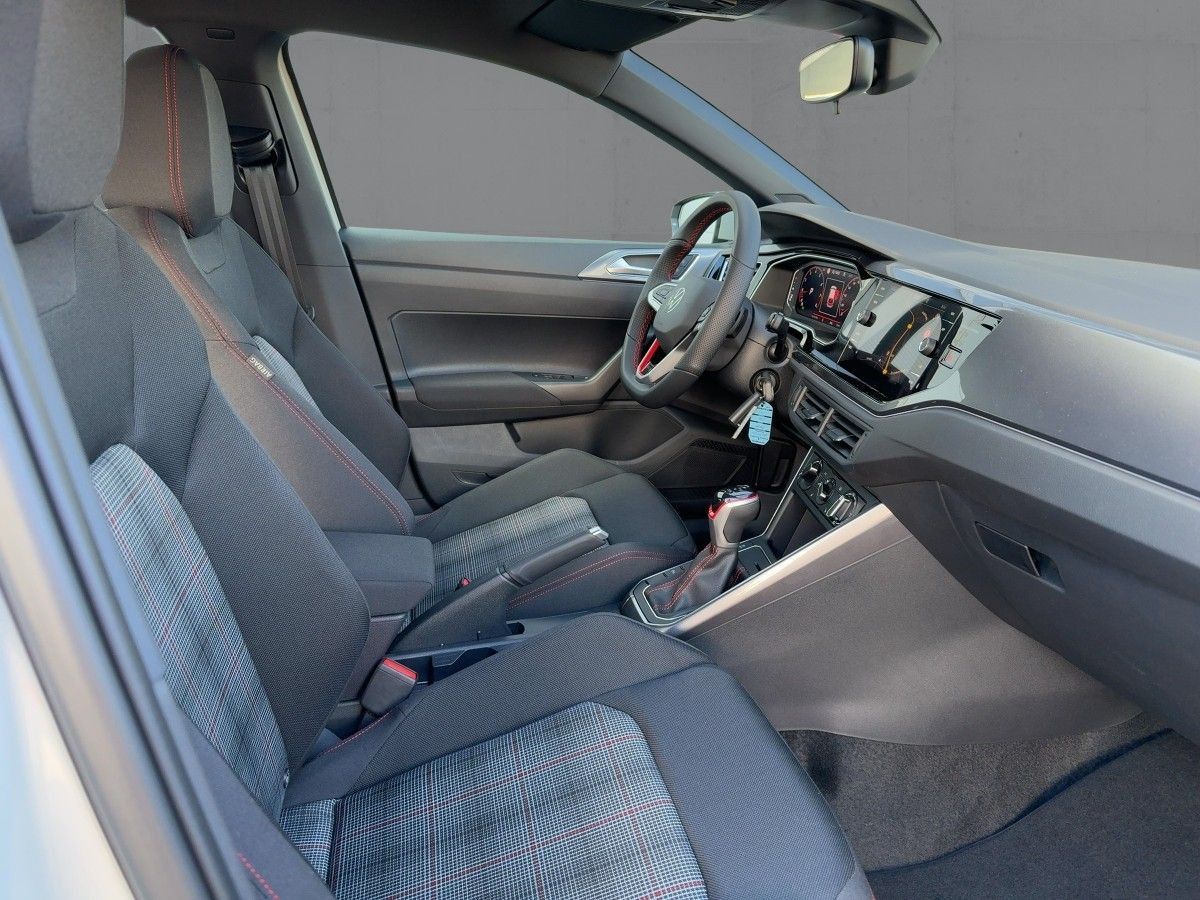 Volkswagen Polo 2.0 TSI DSG GTI MATRIX+NAVI+APP+SHZ+PDC+RFK foto 12