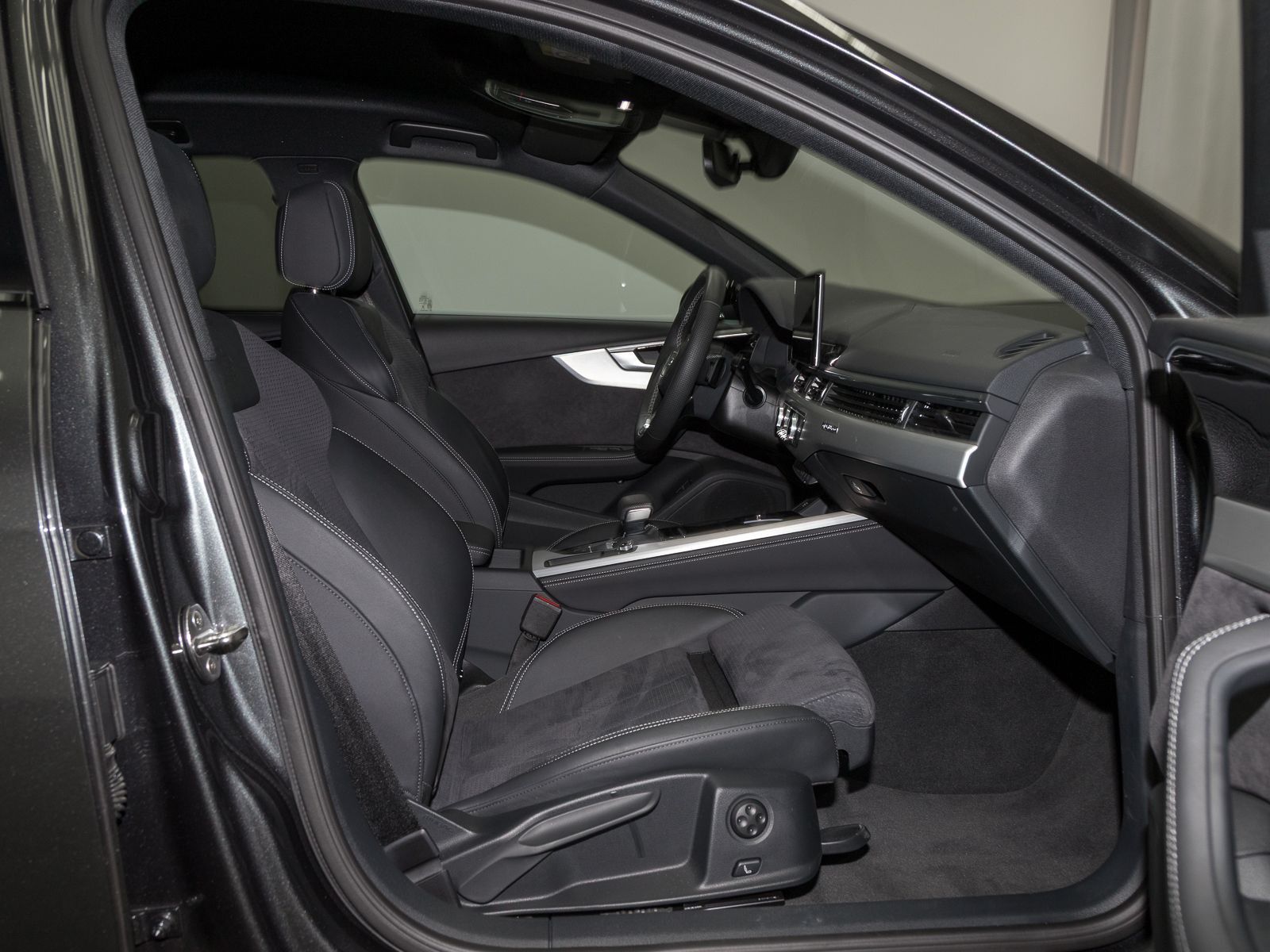 Audi A4 Avant 40 TFSI Q 2x S LINE LM19 AHK MATRIX-LED foto 4