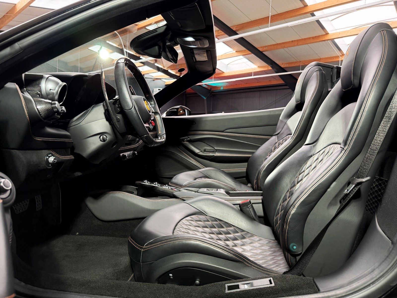 Ferrari F8 Spider + Nero Daytona + Carbon + Lift + Garan foto 20