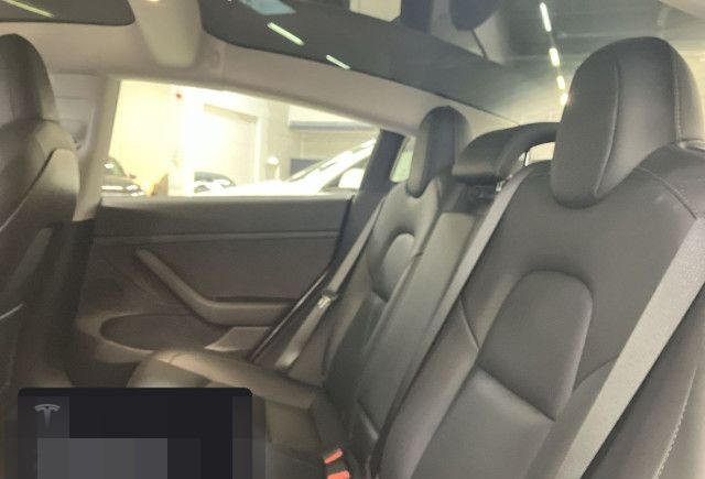 Tesla Model 3 Performance foto 12