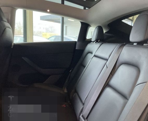 Tesla Model Y Long Range AWD foto 12