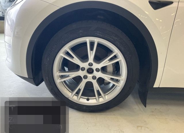 Tesla Model Y Long Range AWD foto 7