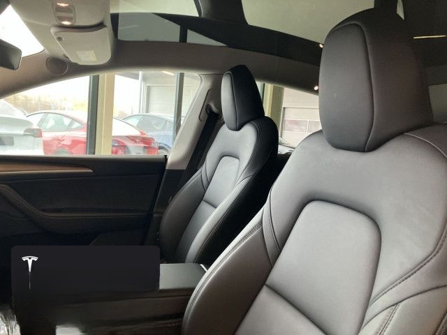 Tesla Model Y Long Range AWD foto 10