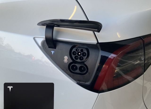 Tesla Model Y Long Range AWD foto 19