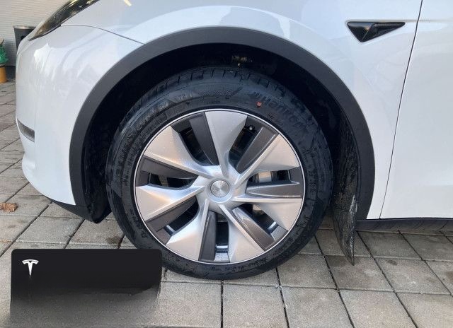 Tesla Model Y Long Range AWD foto 7