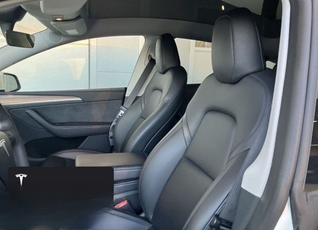 Tesla Model Y Long Range AWD foto 10