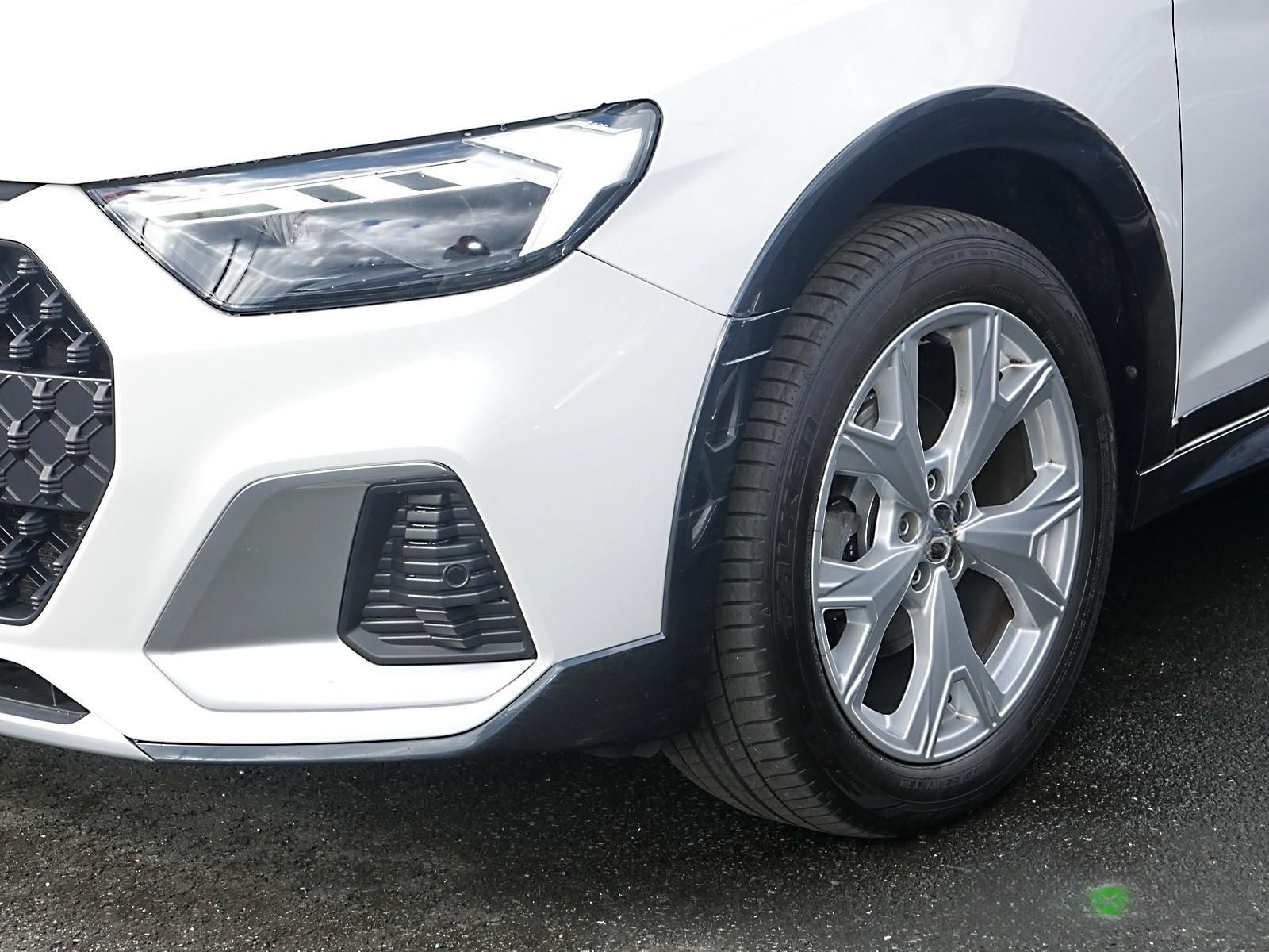 Audi A1 allstreet 30TFSI S tronic LED,SmartphoneI,PDC foto 11