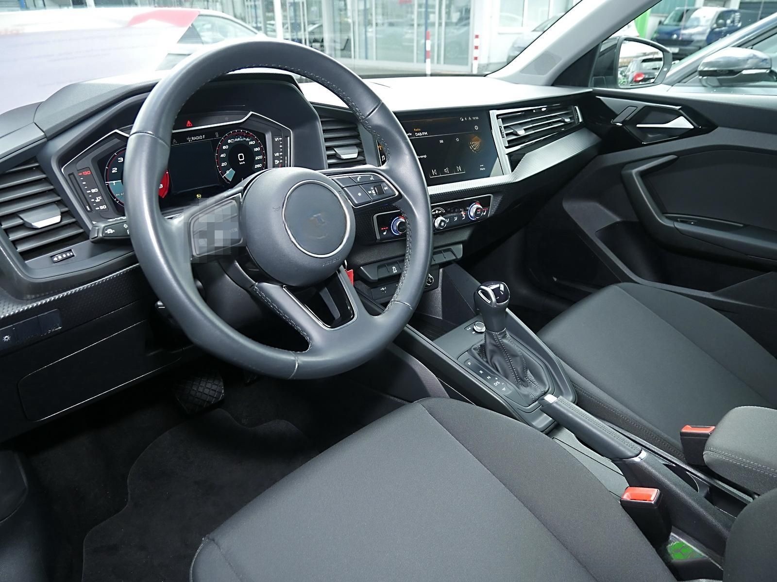 Audi A1 allstreet 30TFSI S tronic LED,SmartphoneI,PDC foto 9