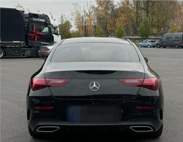 Mercedes-Benz CLA 200 2024 Facelift foto 6