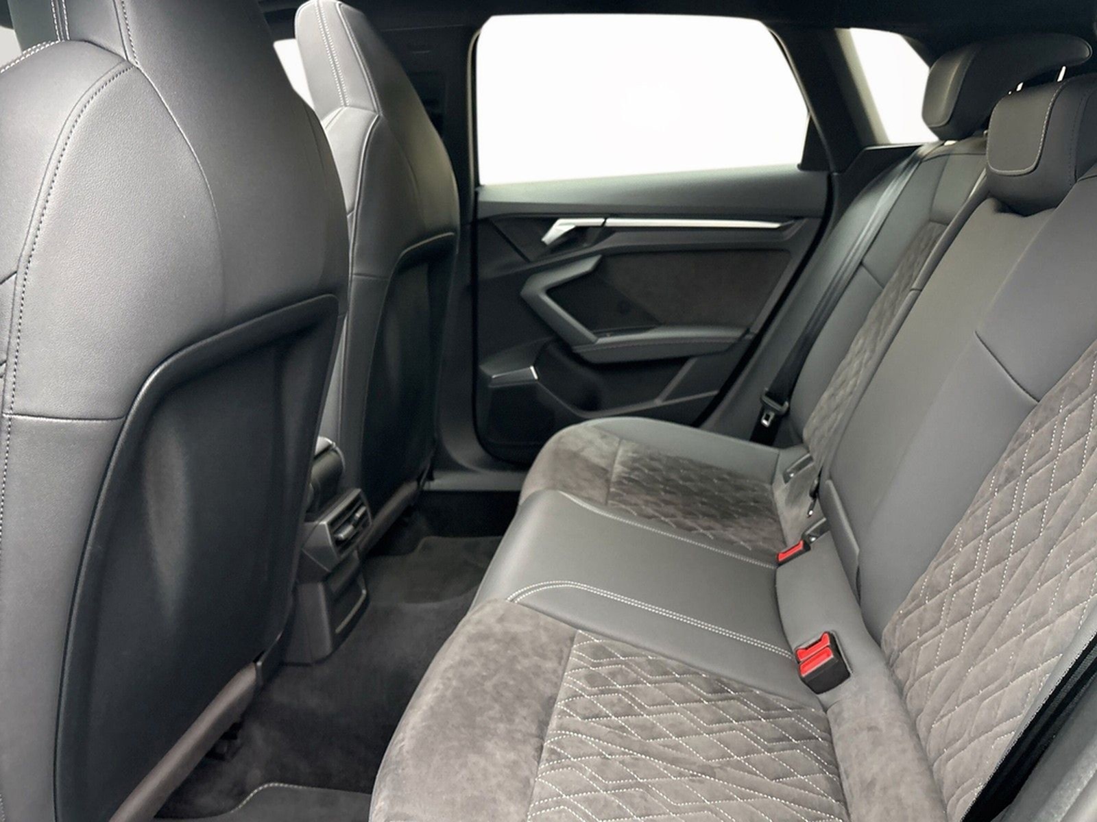 Audi A3 Sportback 35 TFSI S line°B&O°SCHIEBEDACH° foto 6