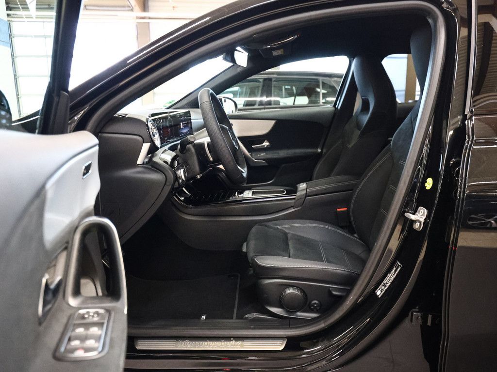 Mercedes-Benz A 180 AMG Special Edition AHK Distr. LED Navi Ka foto 11