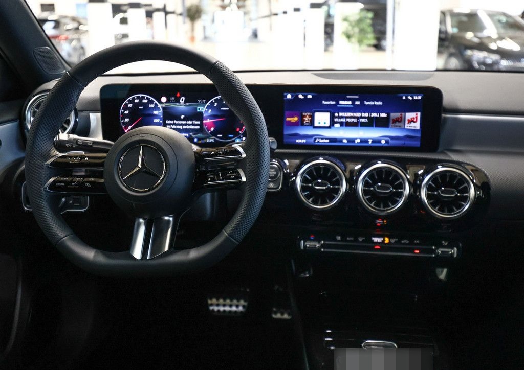 Mercedes-Benz A 180 AMG Special Edition AHK Distr. LED Navi Ka foto 10