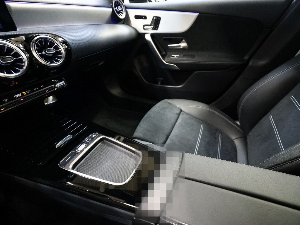 Mercedes-Benz A 180 AMG Special Edition Distr. LED Navi Pano S foto 17
