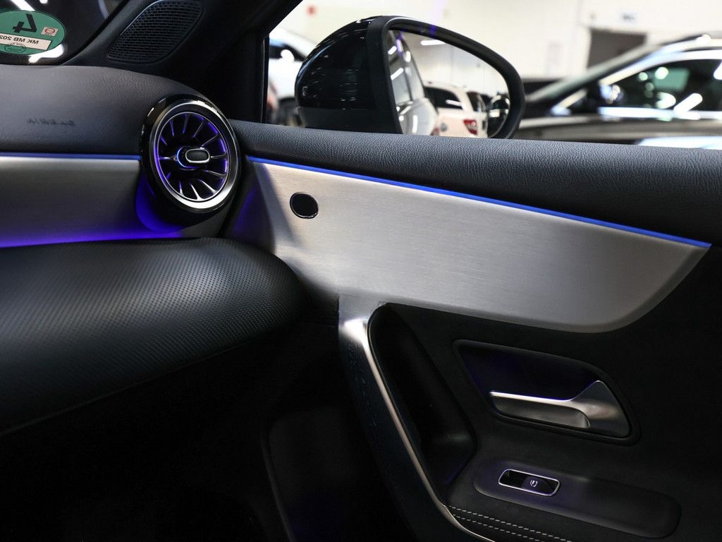 Mercedes-Benz A 180 AMG Special Edition Distr. LED Navi Pano S foto 18