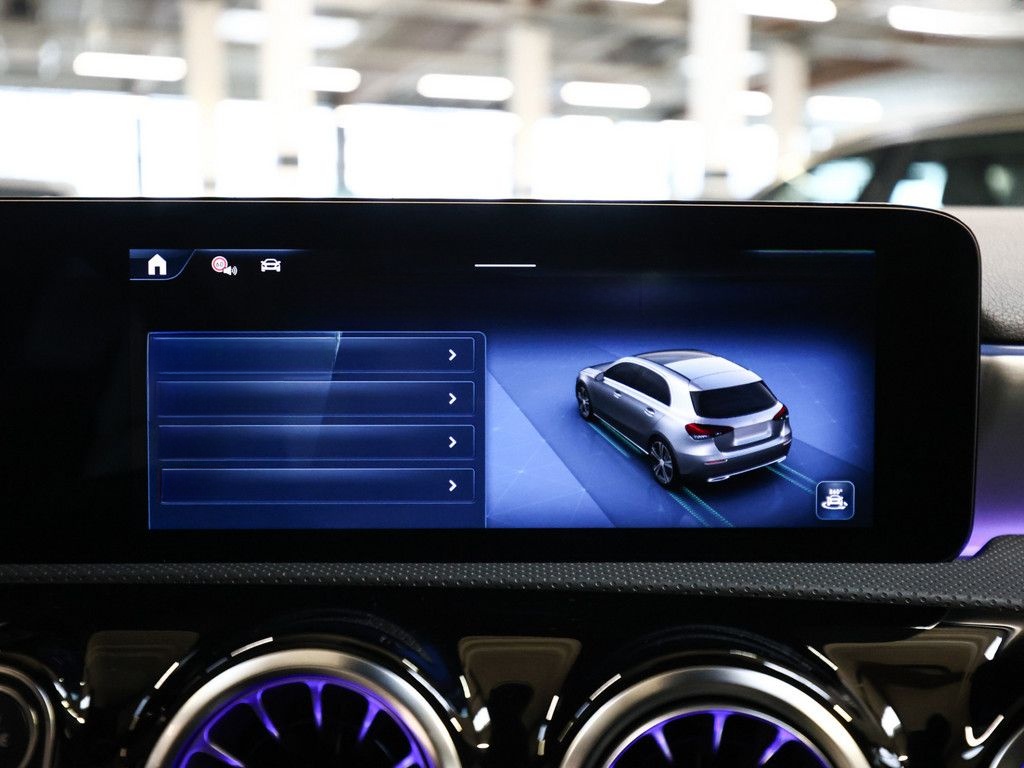 Mercedes-Benz A 180 AMG Special Edition Distr. LED Navi Pano S foto 13