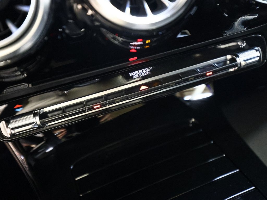 Mercedes-Benz A 180 AMG Special Edition Distr. LED Navi Pano S foto 15