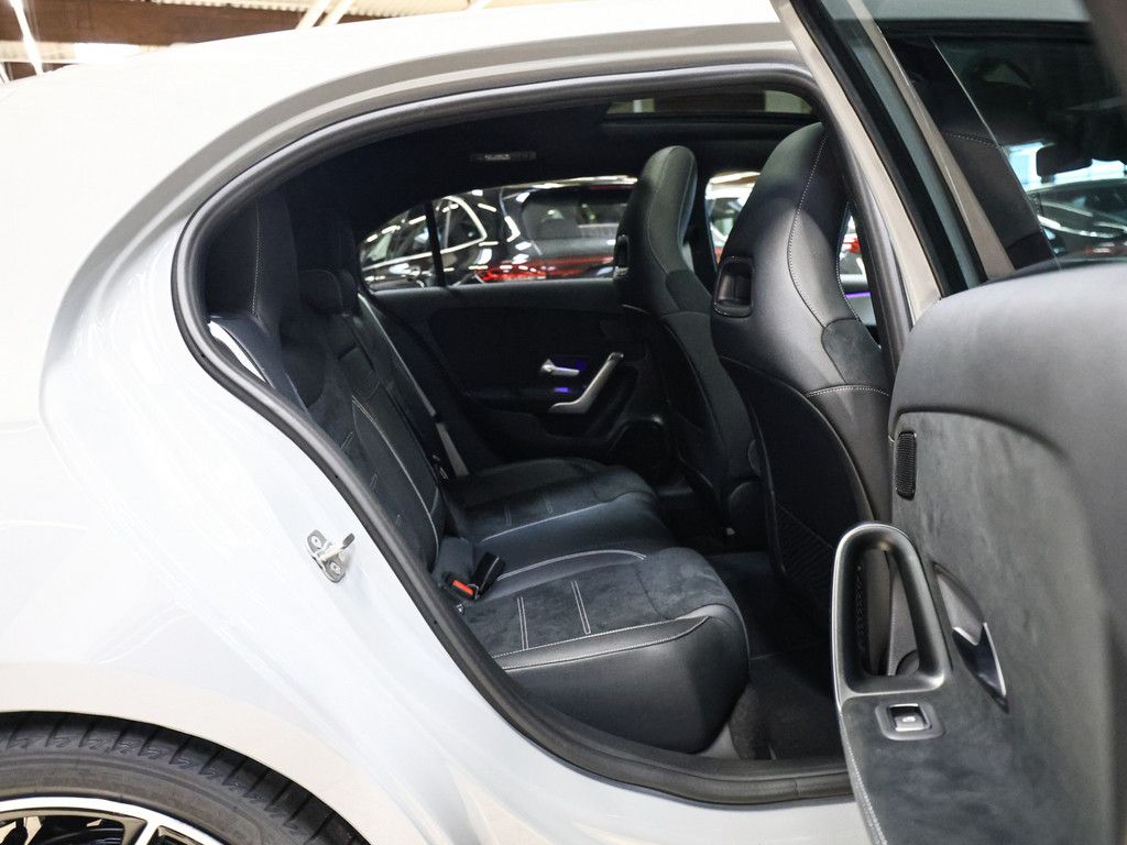 Mercedes-Benz A 180 AMG Special Edition Distr. LED Navi Pano S foto 6