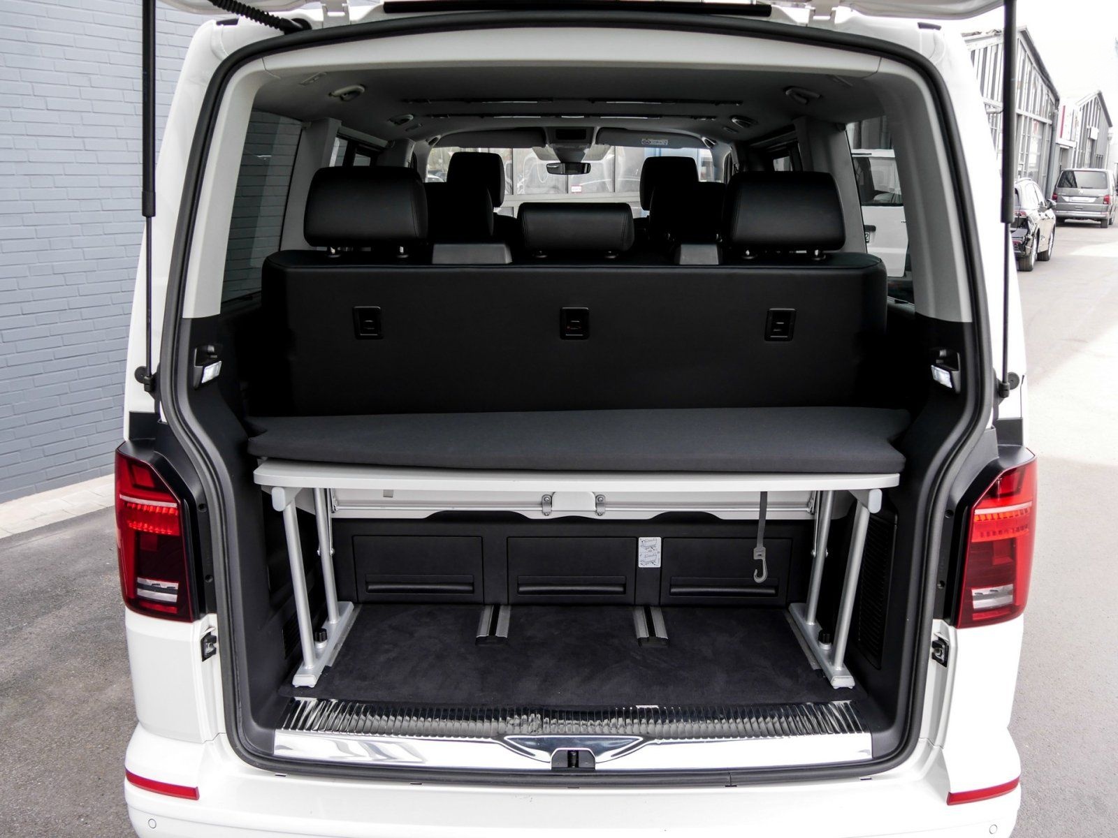 Volkswagen T6 Multivan 6.1 Gen. SIX  2.0 TDI DSG 4M LED NAV foto 12