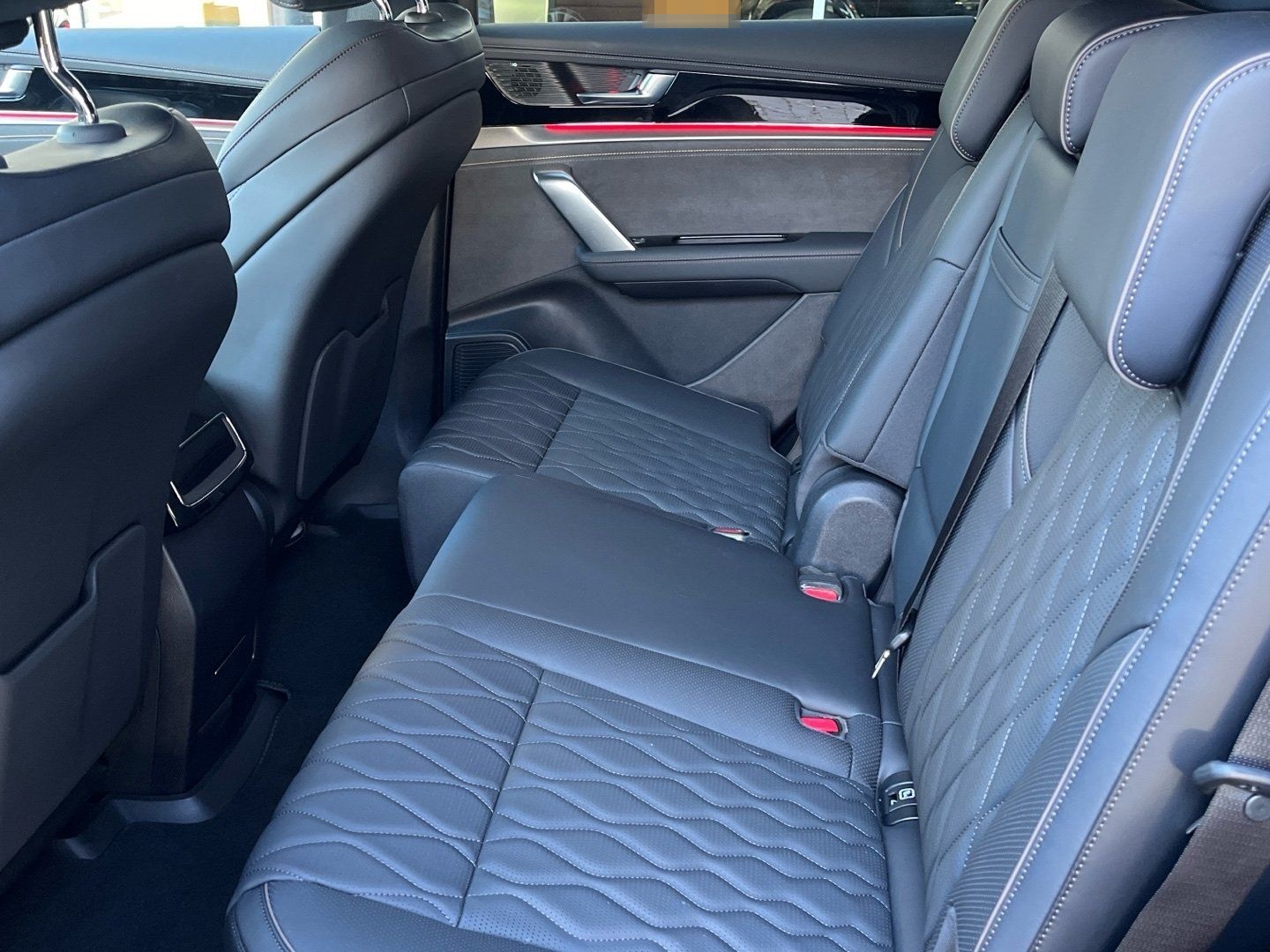 BYD TANG EV AWD 7-Seat Panorama Ambient FACELIFT foto 13