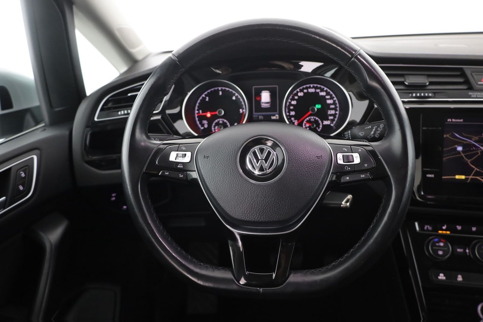 Volkswagen Touran 2.0 TDI DSG Highline LED Navi AHK Kamera foto 14