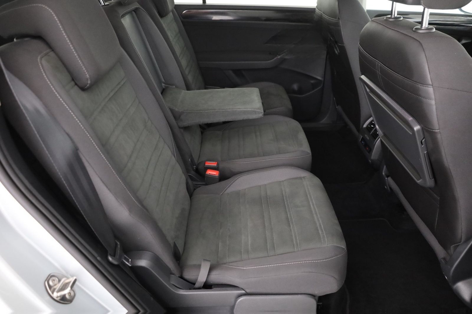 Volkswagen Touran 2.0 TDI DSG Highline LED Navi AHK Kamera foto 24