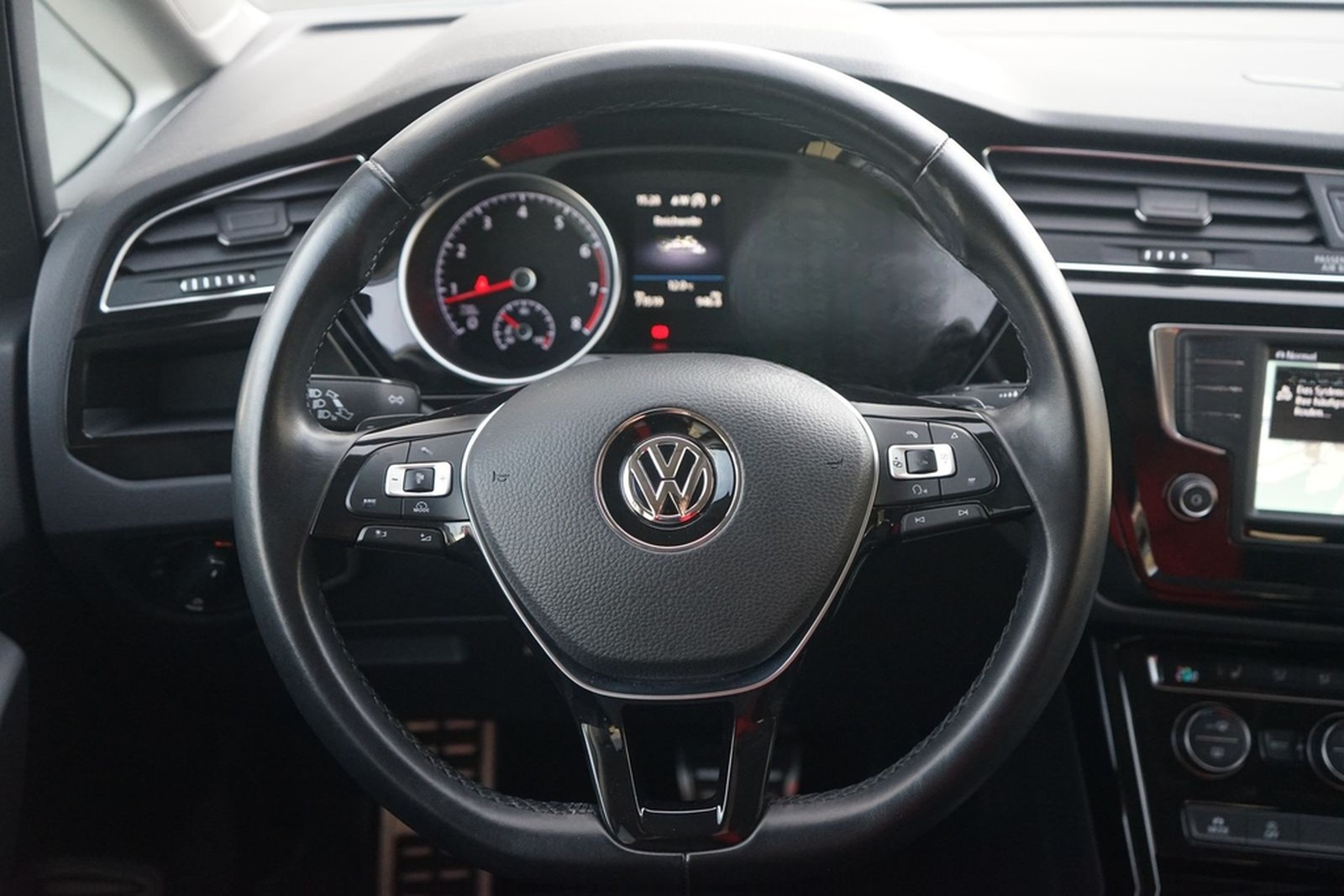 Volkswagen Touran 1.4 TSI Highline LED Navi ACC Kamera USB foto 17