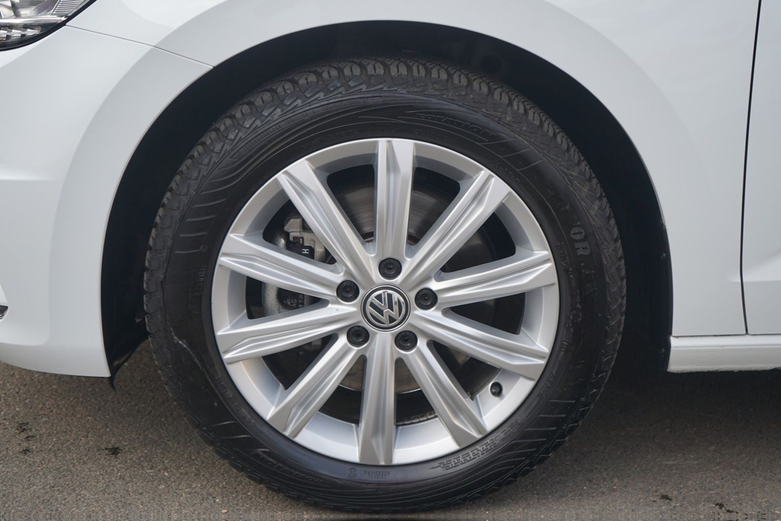 Volkswagen Touran 1.4 TSI Highline LED Navi ACC Kamera USB foto 8