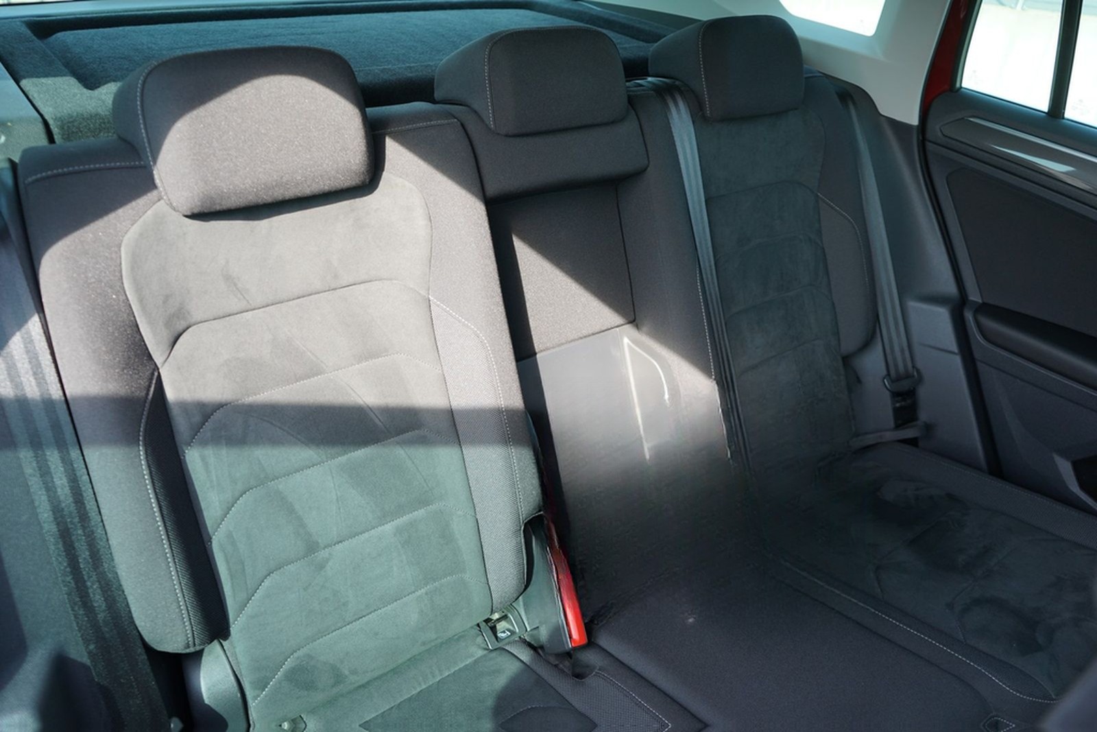 Volkswagen Tiguan 1.4 TSI Highline 4Motion LED Navi ACC AHK foto 17
