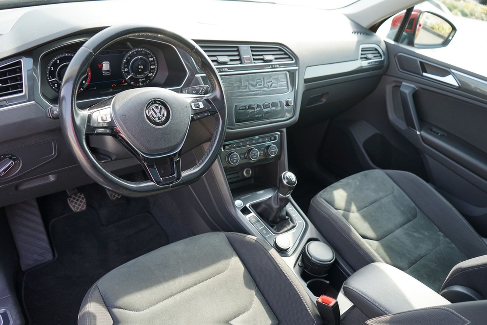Volkswagen Tiguan 1.4 TSI Highline 4Motion LED Navi ACC AHK foto 21