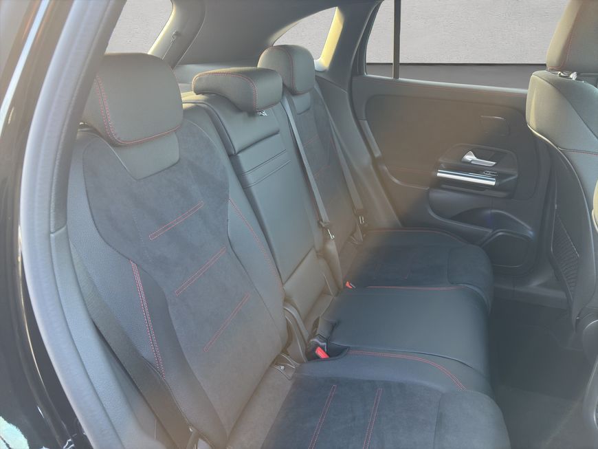 Mercedes-Benz GLA 180  AMG Advan+|V-Dämpf|Beam|Distro|PreSafe foto 18
