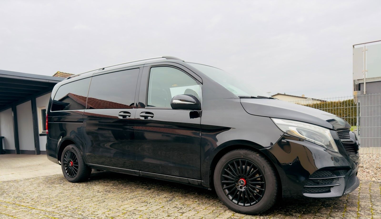 Mercedes-Benz Mercedes V-Klasse  220d  (AMG Black-Line) foto 4