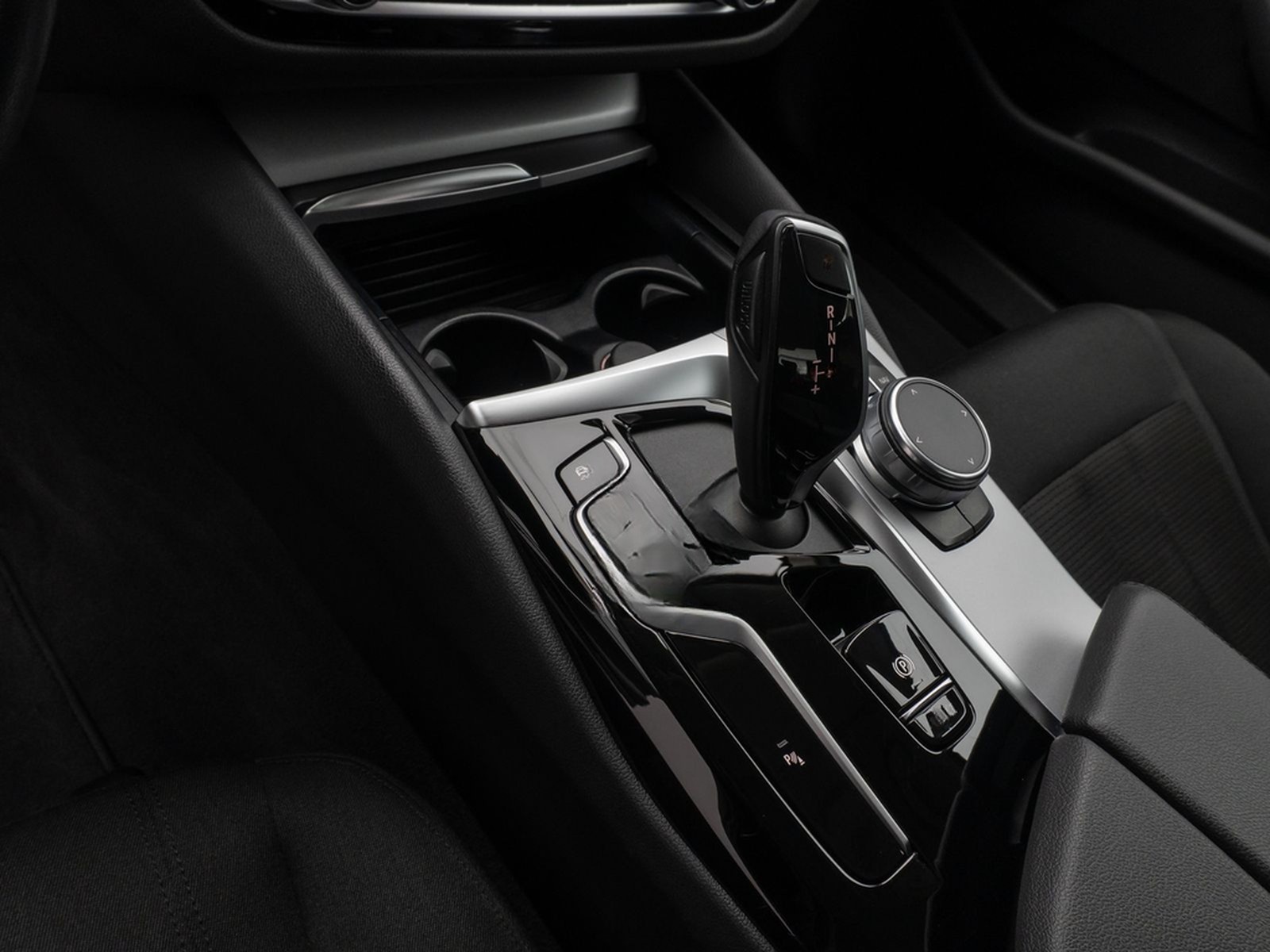 BMW 530i Lim.DAB CockPitPro PDC Sitzhzg Alarm LED foto 22