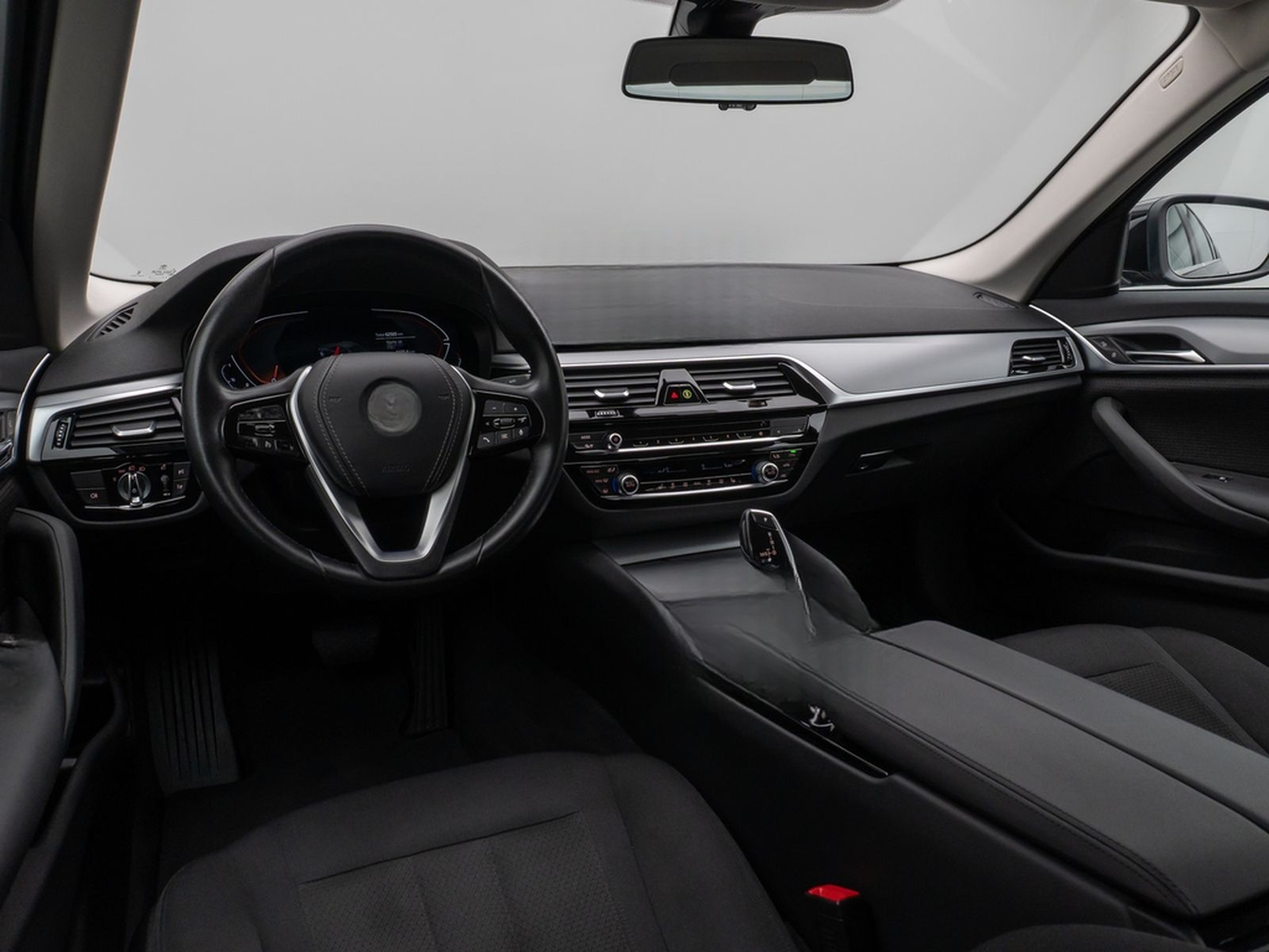 BMW 530i Lim.DAB CockPitPro PDC Sitzhzg Alarm LED foto 37
