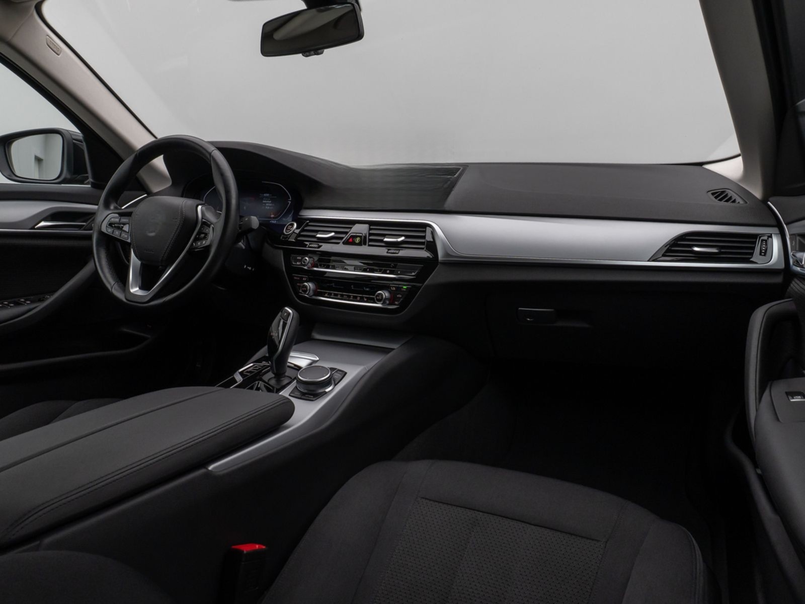 BMW 530i Lim.DAB CockPitPro PDC Sitzhzg Alarm LED foto 39