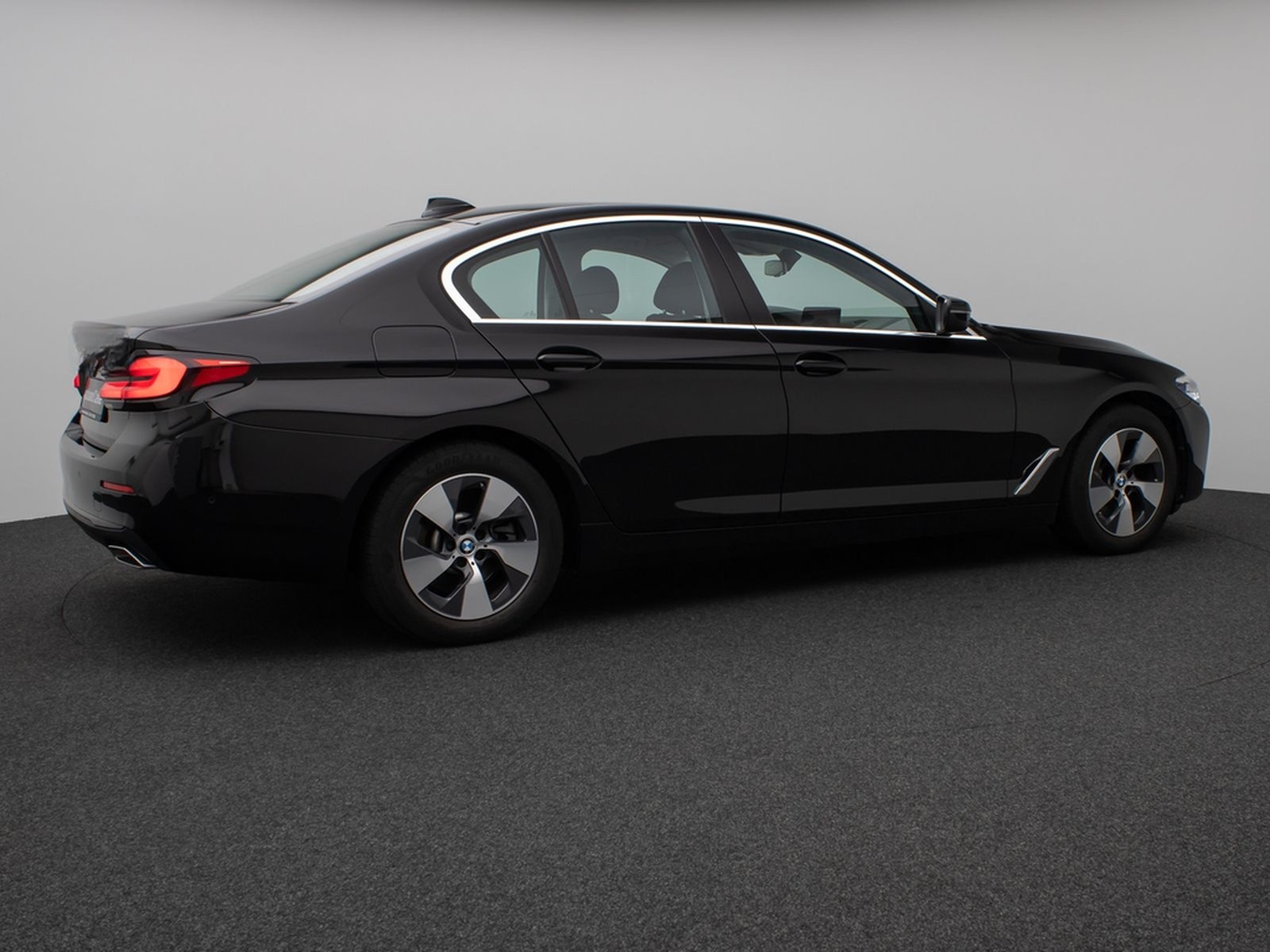 BMW 530i Lim.DAB CockPitPro PDC Sitzhzg Alarm LED foto 6