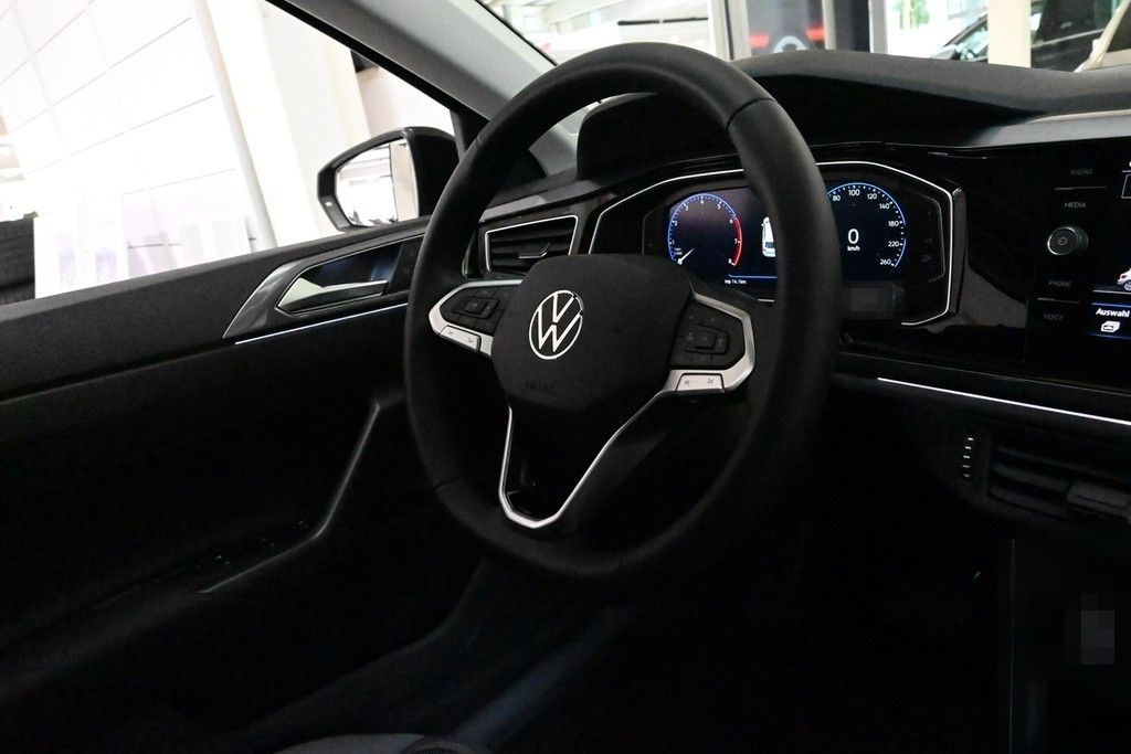 Volkswagen Polo VI 1.0 TSI Automatik Style foto 10