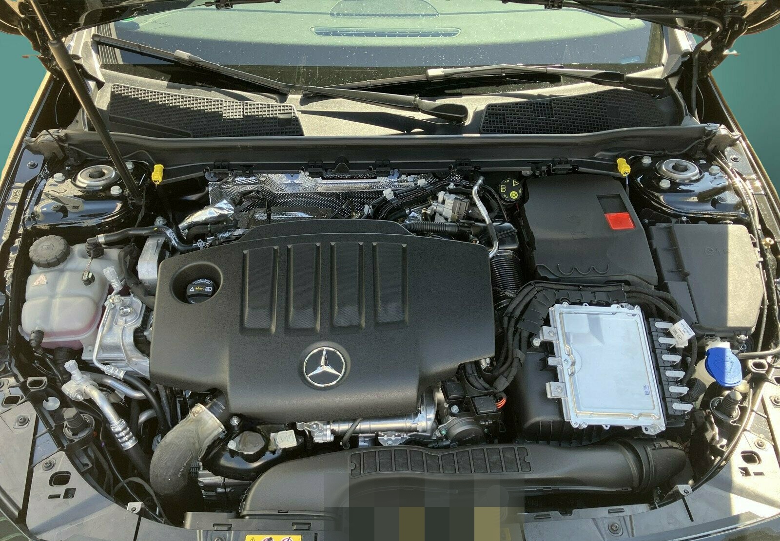 Mercedes-Benz A 200 d AMG+PANO+NIGHT+AHK+DISTRO+SOUND+MLED+KEY foto 13