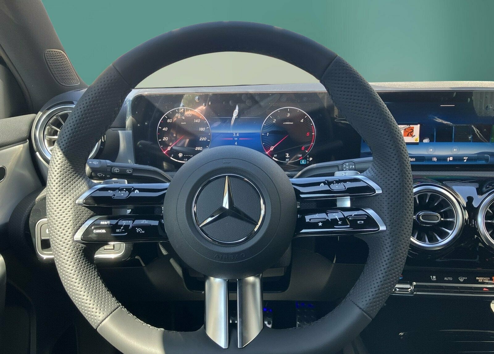 Mercedes-Benz A 200 d AMG+PANO+NIGHT+AHK+DISTRO+SOUND+MLED+KEY foto 14