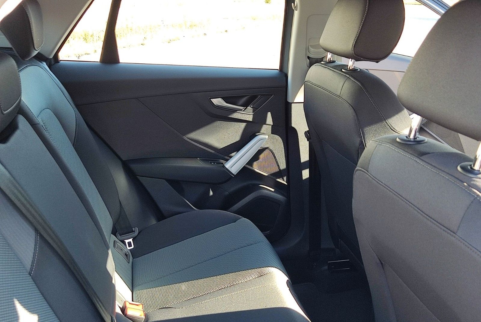 Audi Q2 30 TFSI - Navi, wenig Kilometer foto 12