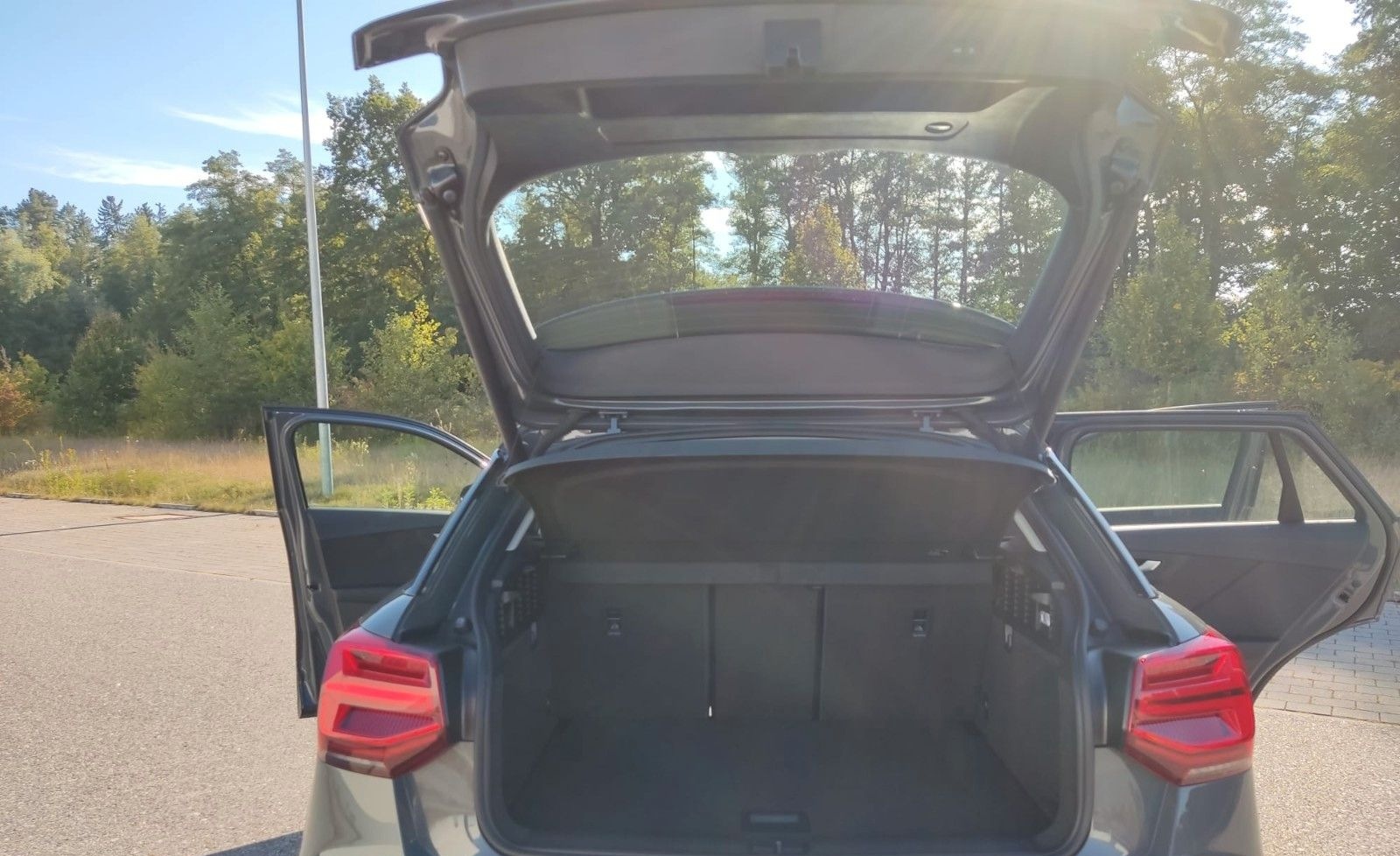 Audi Q2 30 TFSI - Navi, wenig Kilometer foto 9