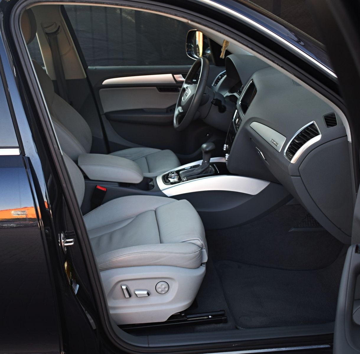 Audi Q5 3.0 TDI QUATTO/S-TRONIC/KLIMA/TEMPOMAT/NAVI foto 12